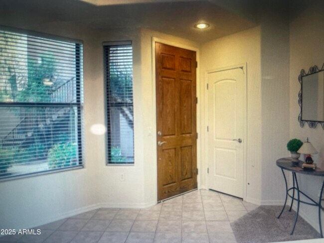 Building Photo - 7027 N Scottsdale Rd