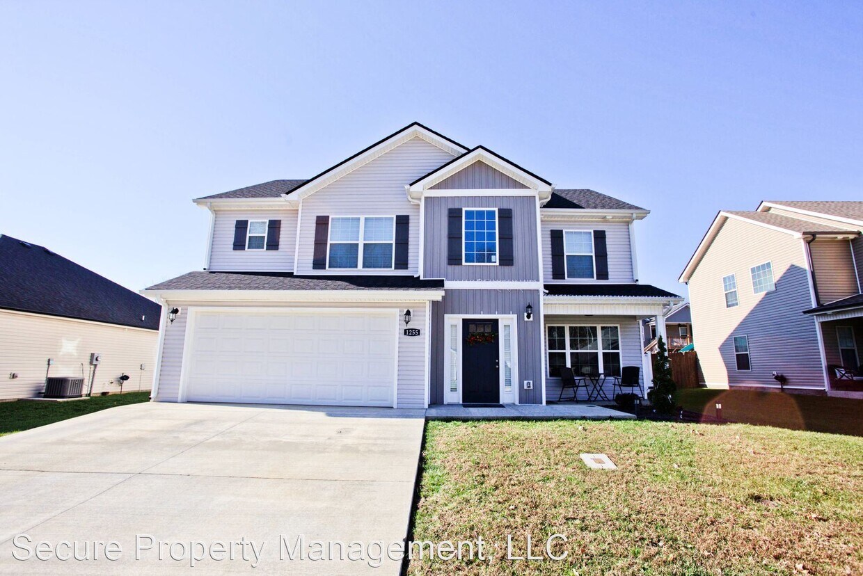 3 br, 2.5 bath House 1255 Magnum Dr House Rental in Clarksville, TN
