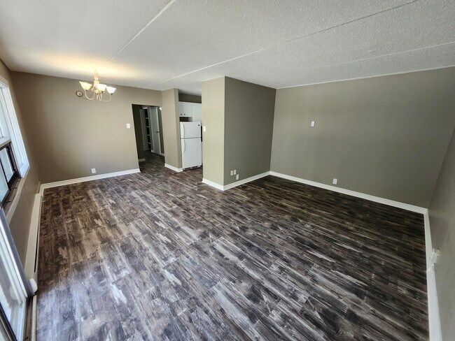 Photo du bâtiment - 155 Mystery Lake Dr