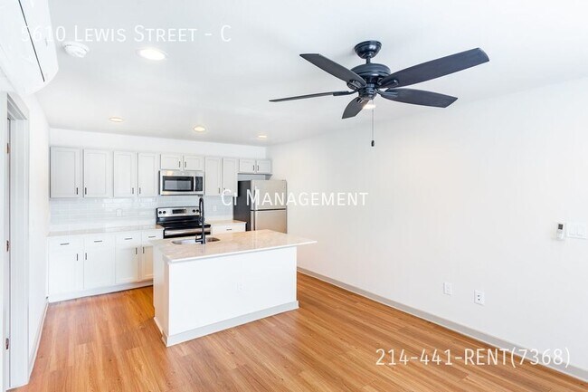 Building Photo - Welcome to Ross & Matilda, the perfect pla...