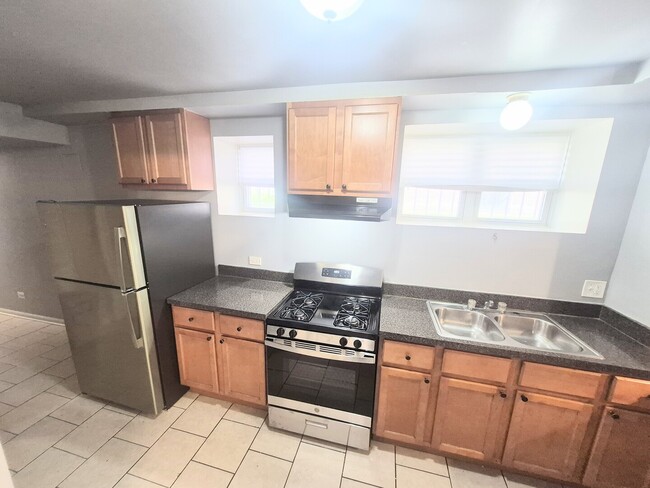 Building Photo - 6030 S Eberhart Ave