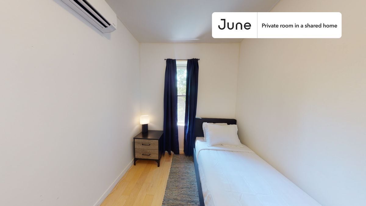 Foto principal - Room in Shared 4 bed/2 bath home