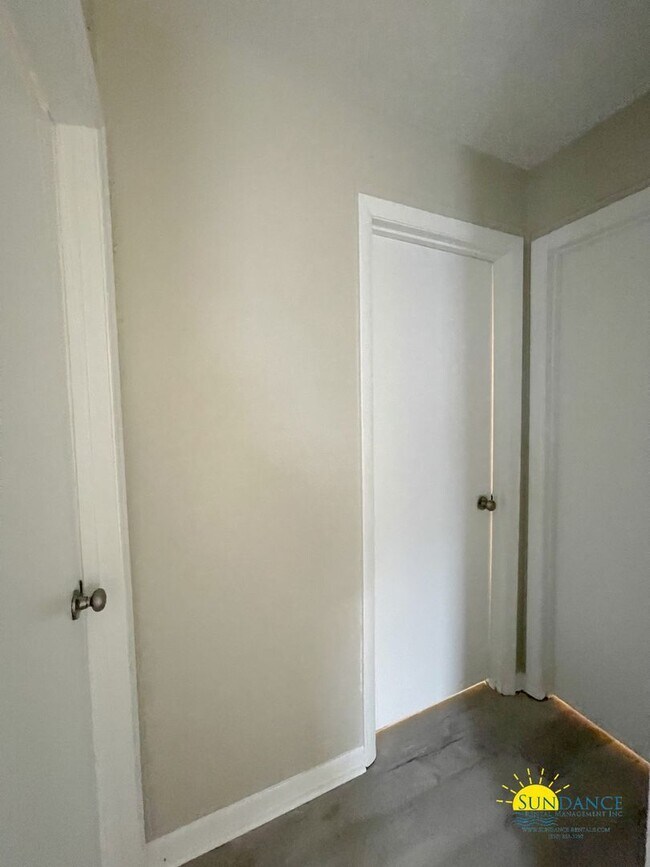 Building Photo - Great 2 Bedroom Unit in Fort Walton Beach