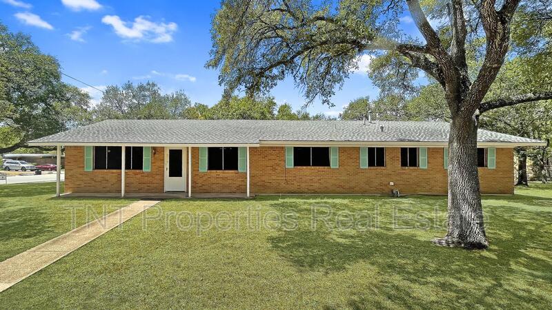 Photo - 405 Glade Street