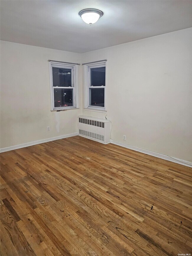 Foto del edificio - 61-12 157th St