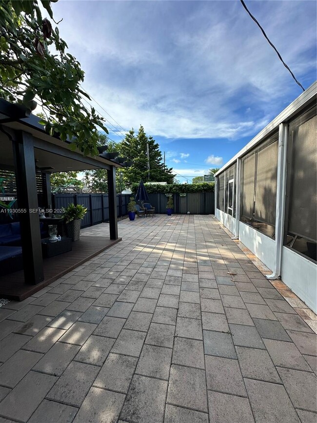 Foto del edificio - 5010 E 1st Ave