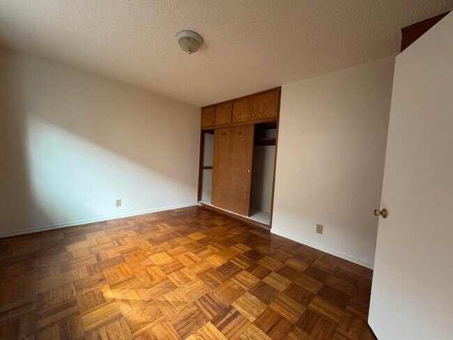 Foto del edificio - 1722 Armacost Ave