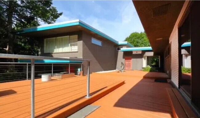 Foto del edificio - 115 Ashworth Dr