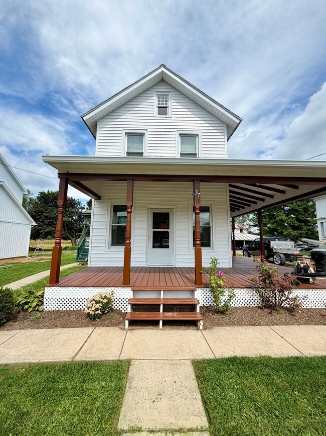 Building Photo - 37 N Kinzer Rd