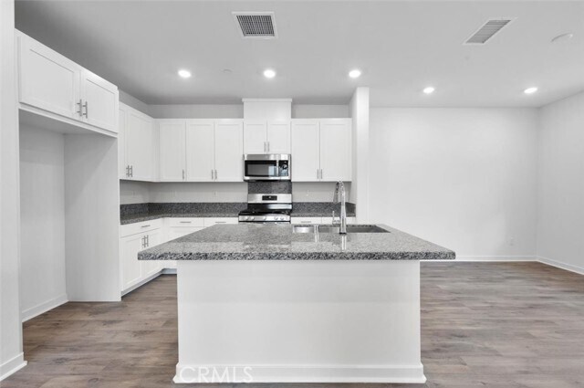 Building Photo - 3959 Lavine Wy