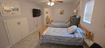 Building Photo - 1915 Avenue O 1/2