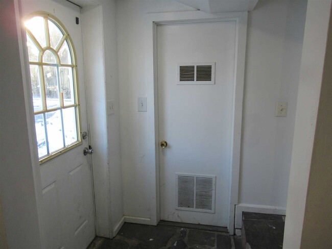 Building Photo - 1531 NY-22