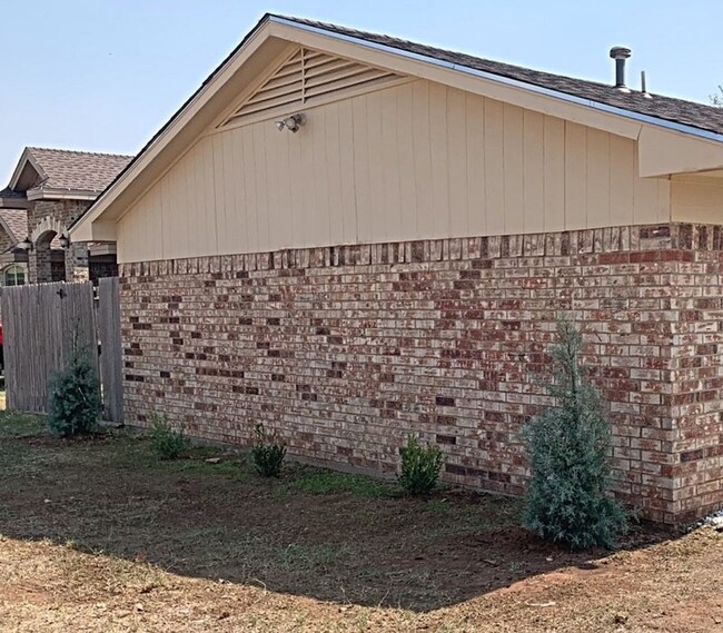 Building Photo - 104 Cedar Ave