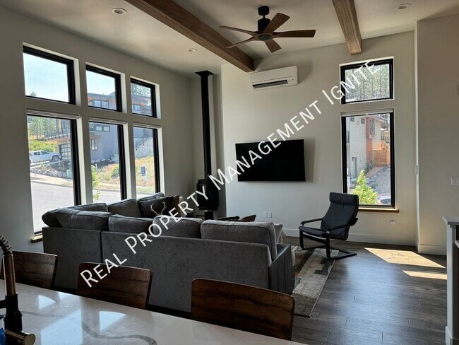 Foto del edificio - 61145 SW Beverly Wy