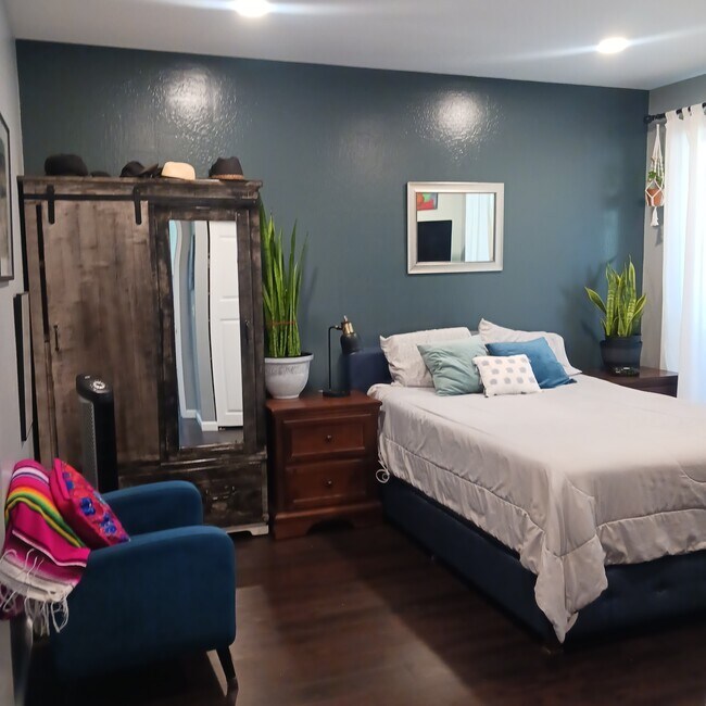 Foto del edificio - 2737 East Ct