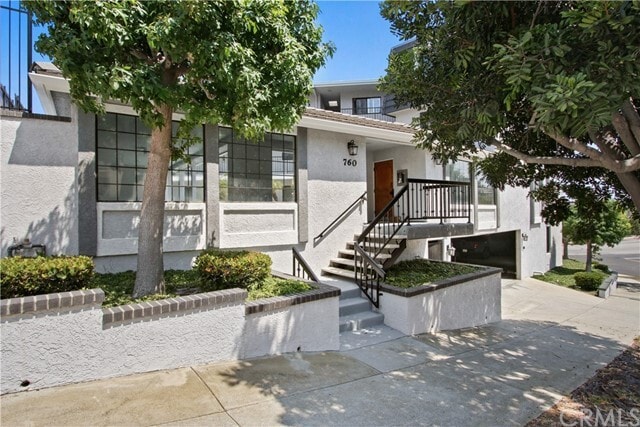Building Photo - 760 W 30th St