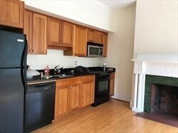Kitchen - 1110 Beacon St