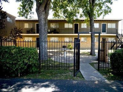 Foto del edificio - 247 W Dickson Ave