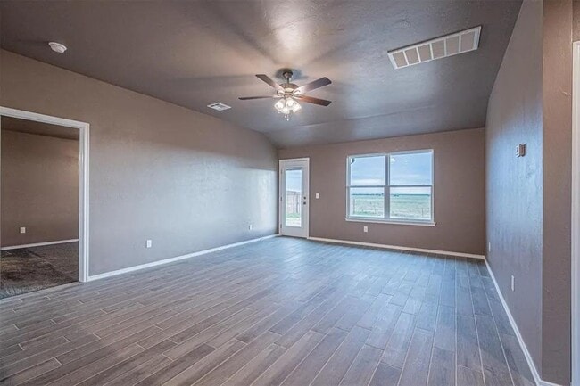 Building Photo - 1524 Highland Loop