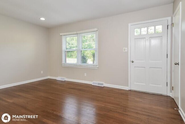 Foto del edificio - 304 SPRINGTIME DR, GREENSBORO, NC 27409