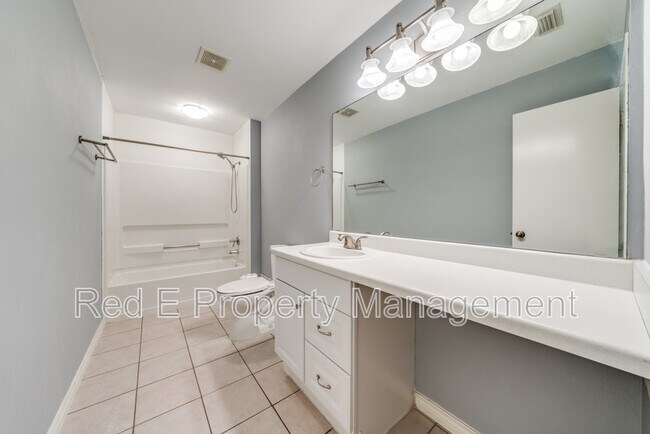 Foto del edificio - 6858 Celes Meadow Dr