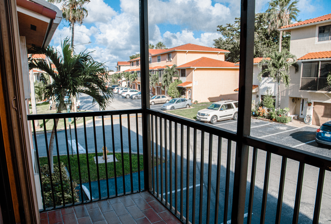 Balcony (2nd floor): Screened in with great light - 9890 Hammocks Blvd