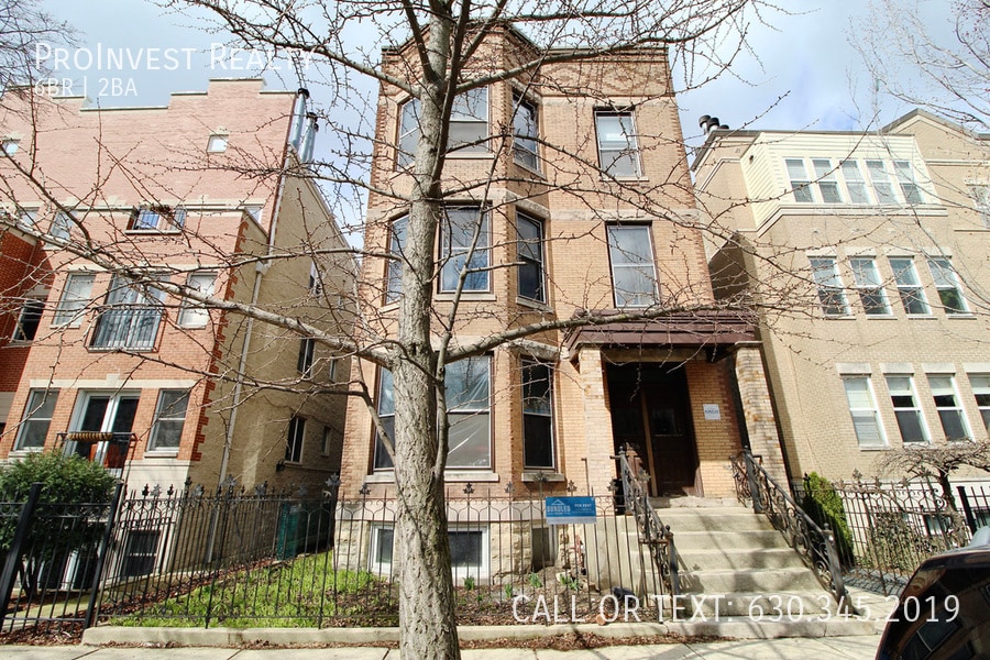 Primary Photo - Available July 1st! Sprawling bright and s...