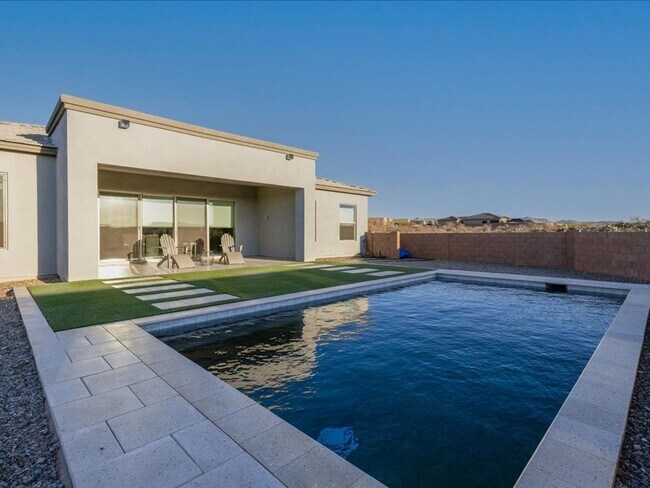 Foto del edificio - 3 Bedroom. 2 Bathroom with Office and Den.