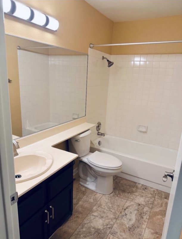 Foto del edificio - 2181 Bay Club Dr