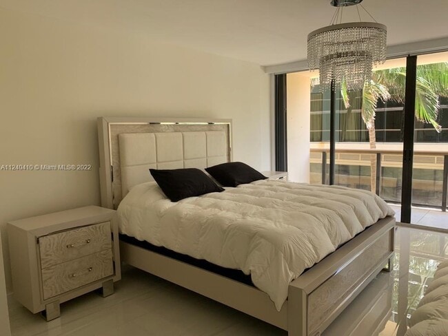 Building Photo - 9455 Collins Ave