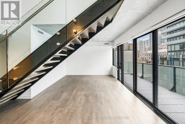Building Photo - 185-185 Roehampton Ave
