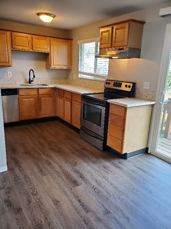 Building Photo - 14655 SW 76th Ave