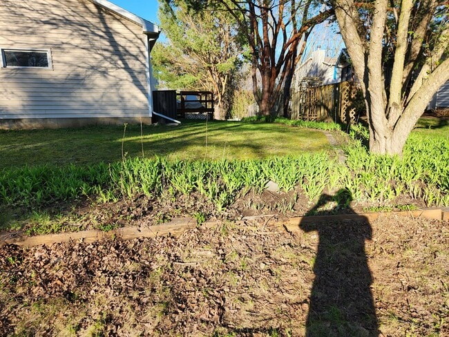 Foto del edificio - 71XX E Valley Ridge Dr