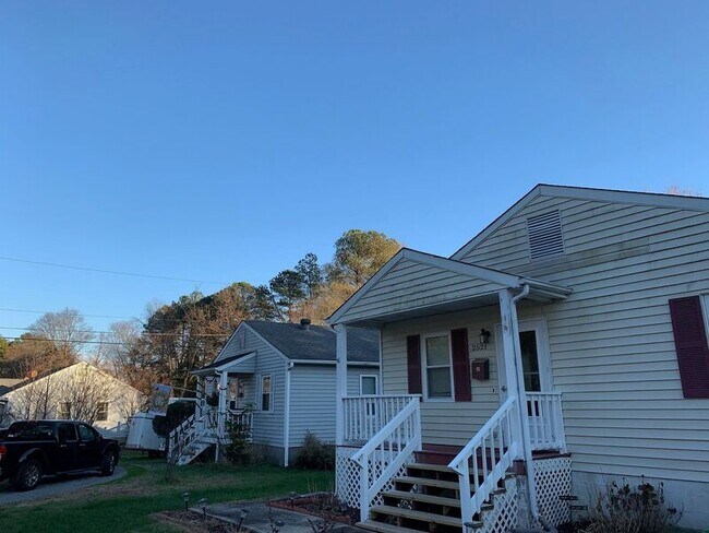 Building Photo - 2521 Parkside Ave