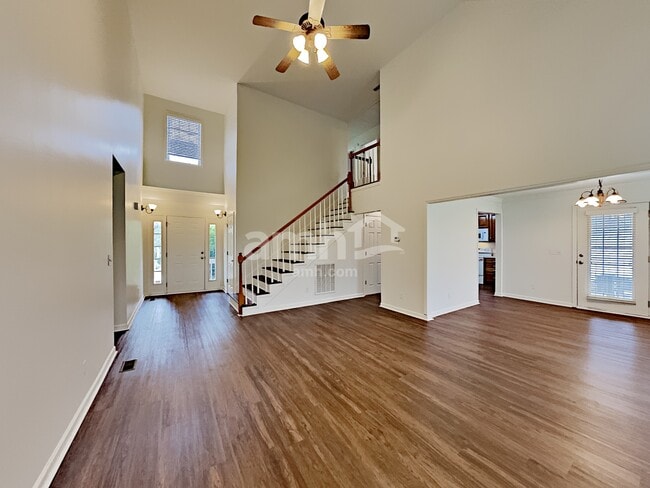 Building Photo - 1914 Amacher Dr