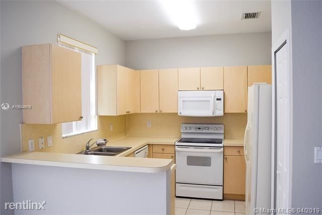 Foto del edificio - 3 br, 2.5 bath Townhome - KENDALL BREEZE