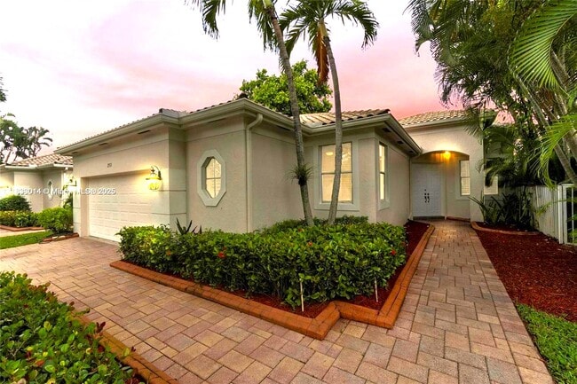 Building Photo - 2553 Bay Pointe Dr