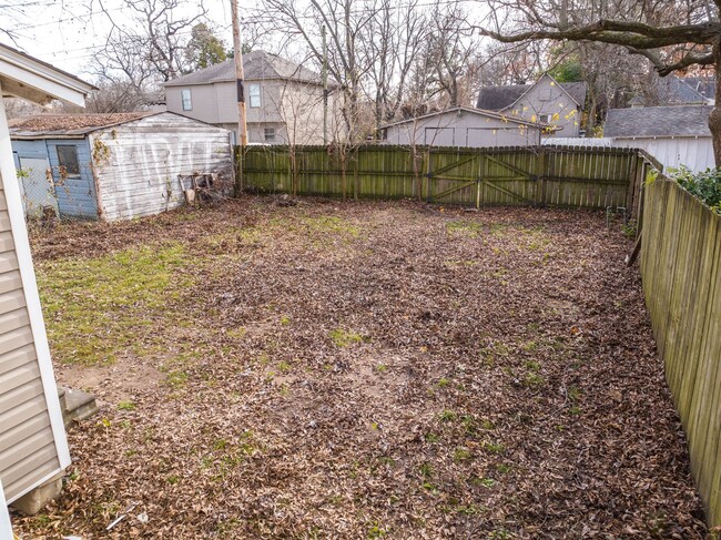 Building Photo - Freshly Updated 3 Bedroom House