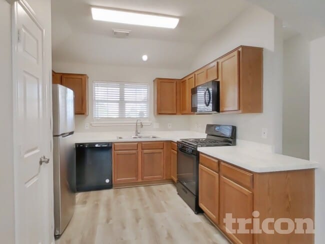 Building Photo - 7402 Deloache Ave