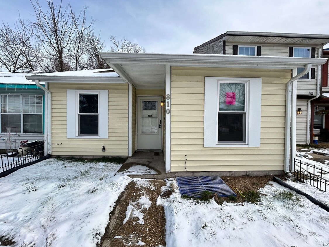 Primary Photo - Welcome to this beautiful townhome in Virg...