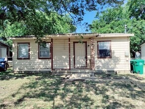 Building Photo - 909 N Ruddell St