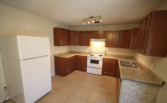 Foto del edificio - AMAZING 3 Bedroom 2 Bathroom Home In Orlando!