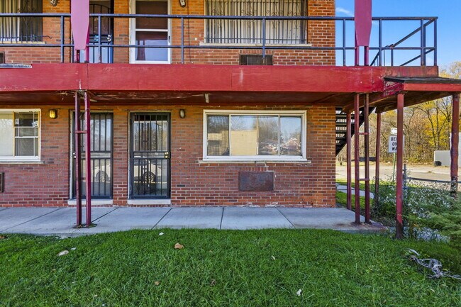 Foto del edificio - 19625 Conant St