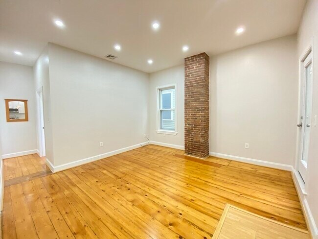 Foto del edificio - 258 W Broadway