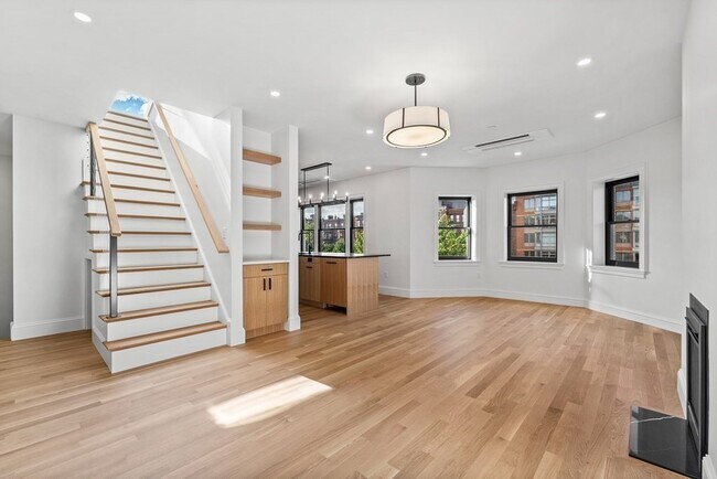 Foto del edificio - 903 Beacon St