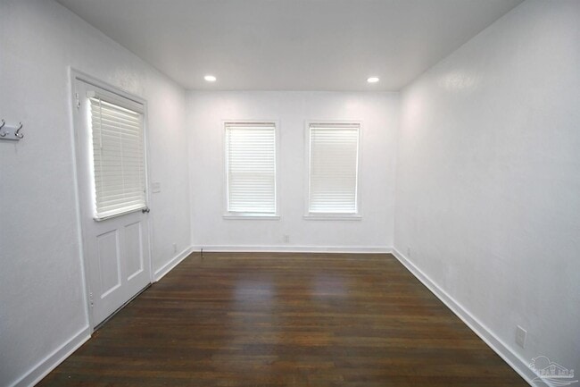 Building Photo - 315 Flannan Rd
