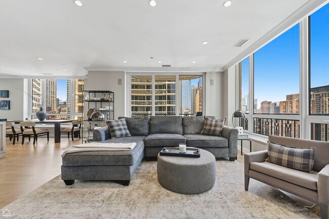 Foto del edificio - 10 E Delaware Pl