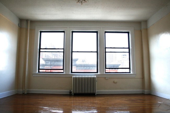 Building Photo - 54 W 74th St