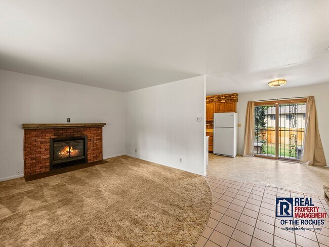 Foto del edificio - Cozy 3-Bed, 2-Bath Home with Fireplace, & ...
