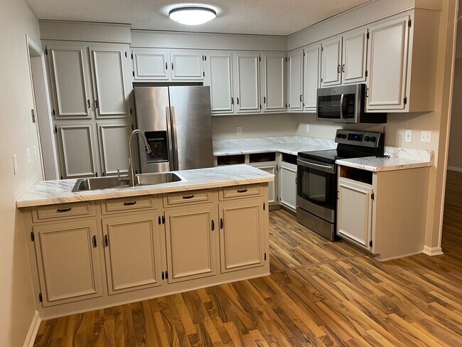 Kitchen - 113 Chessington Cir